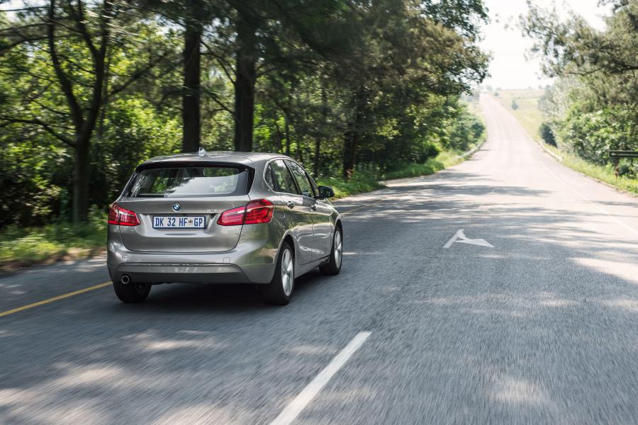  BMW 218i Active Tourer Luxury Line 2015 года  (ZA) (фото 12 из 30)